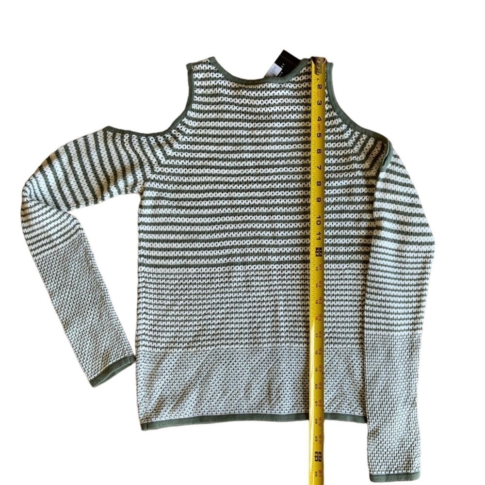 Women’s Romeo & Juliet Cotton Sweater Top, Cold-Shoulder, Green Stripe, Size Sm - Picture 5 of 8